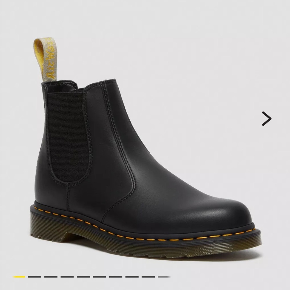 Dr. Martens Mens 2978 Black Vegan Chelsea Boots Like New Size 10